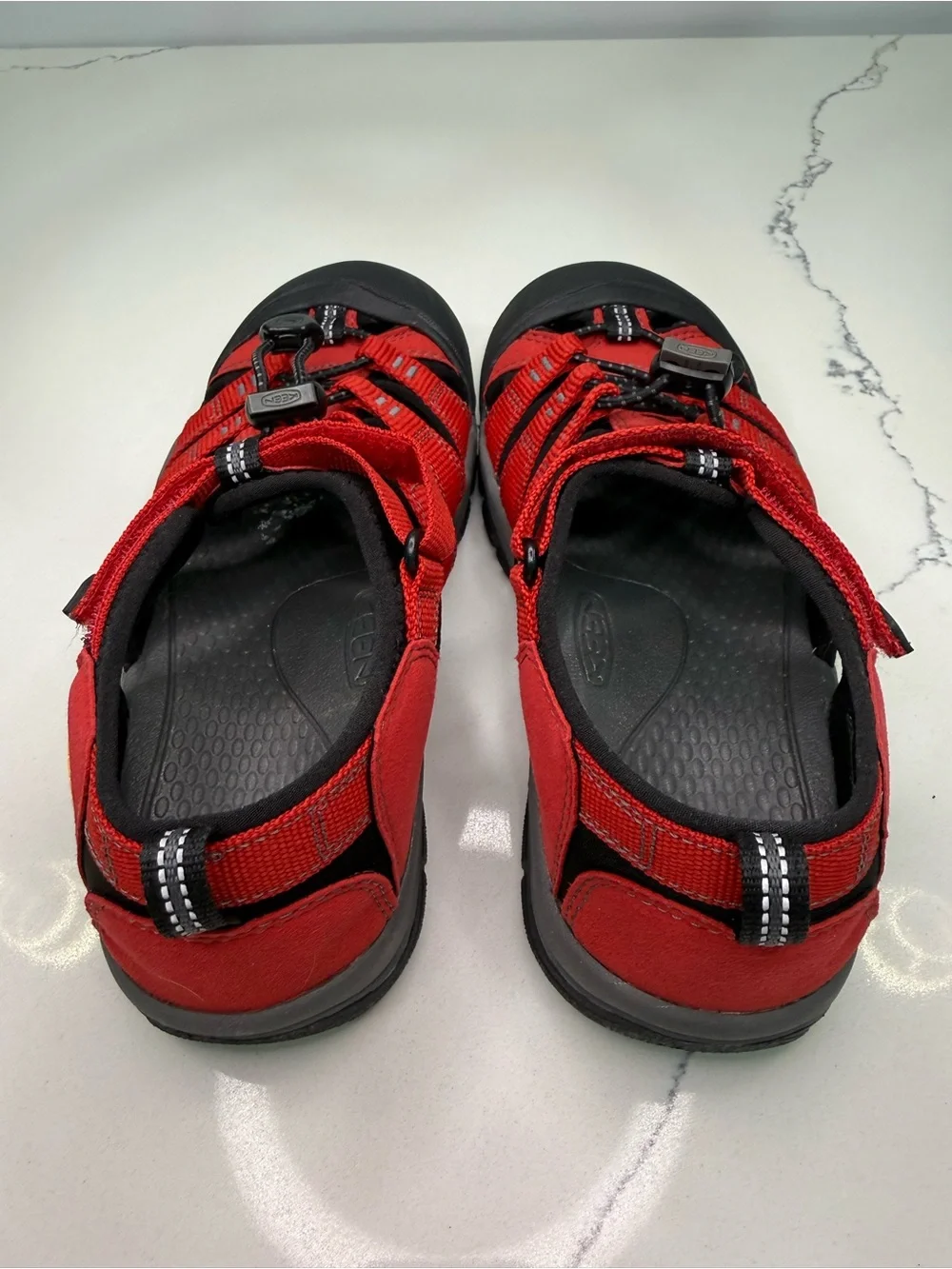 Keen Newport H2 Big Kids Hiking Sandal SIZE 4 Red Closed Toe Waterproof